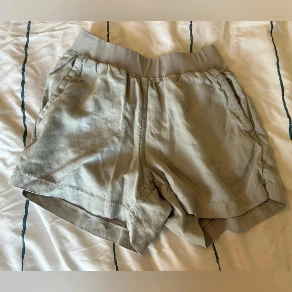 FAHERTY Women’s Arlie Day Casual Linen Blend Shorts in Stone - Picture 6 of 8